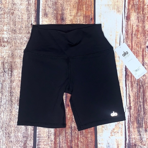 Alo yoga high-waist biker shorts - Picture 2 of 3